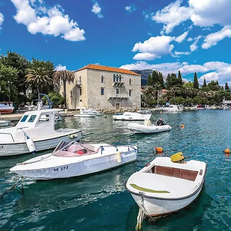 Stunning In Kastel Luksic *